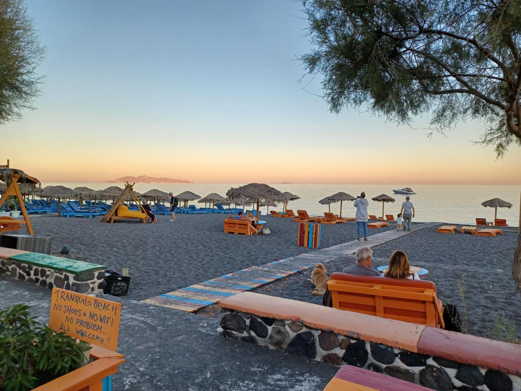 Located By The Sea One Beachfront Private Captain Lazaros Pool Villa With Loft In 750Sqm Spacious Private Plot-Jacuzzi-Sunrelax-Furnished Terace-Gazebo-Private Parking,Sleep 3 Adults And 2 Children, Just Steps From The Black Beach-Seaview Perissa  Esterno foto
